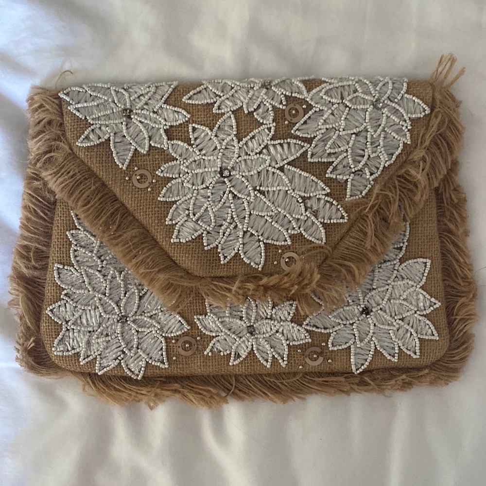 Lulus clutch